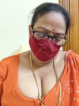 Snapshot of heera-rani chatting on 06/18/26, 05:41 heera-rani online show from 06/18/26, 05:41