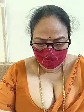 Snapshot of heera-rani chatting on 06/21/26, 05:21 heera-rani online show from 06/21/26, 05:21
