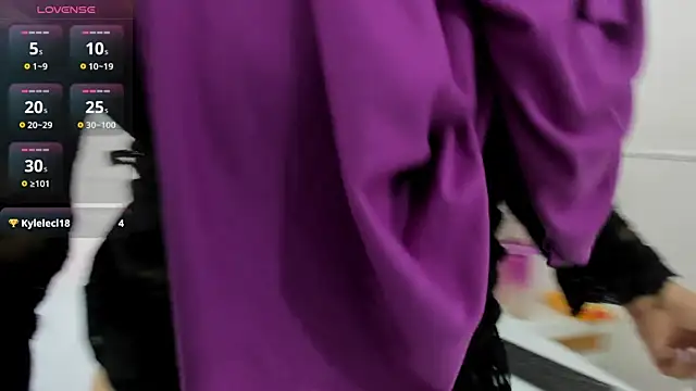 azaharaaa  online show from 09/09/25, 11:43