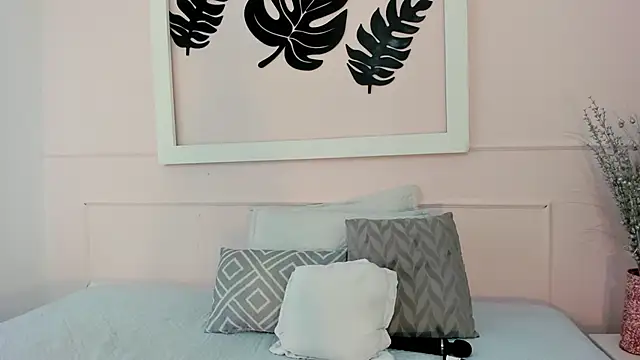 azaharaaa  online show from 10/01/25, 11:27