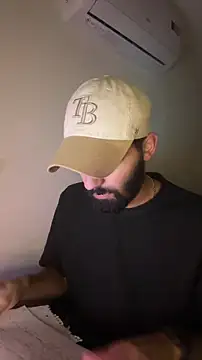 Snapshot of zooming101 chatting on 11/17/25, 02:23 zooming101 online show from 11/17/25, 02:23