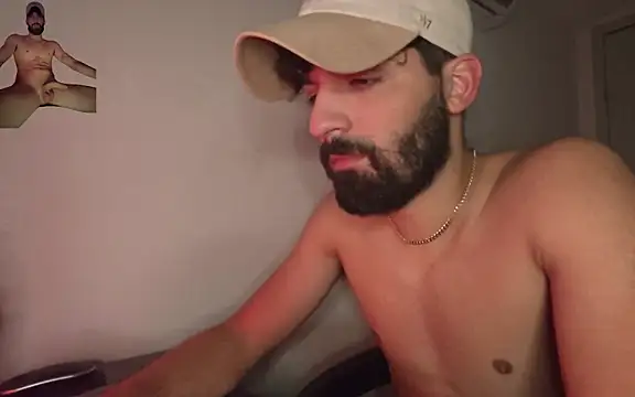 Snapshot of zooming101 chatting on 11/18/25, 05:23 zooming101 online show from 11/18/25, 05:23