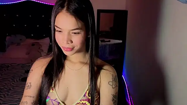 Snapshot of SarahMontezz chatting on 02/08/26, 02:37 SarahMontezz online show from 02/08/26, 02:37