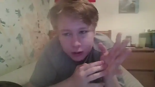 Snapshot of TomasCramp chatting on 04/19/26, 11:31 TomasCramp online show from 04/19/26, 11:31
