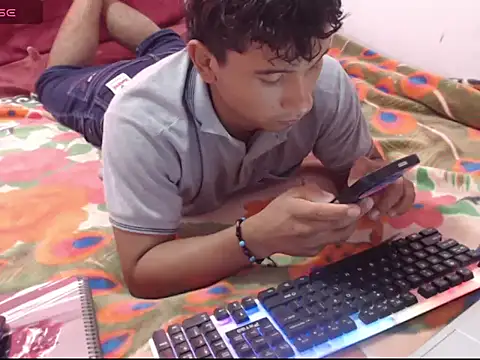 Snapshot of _Duvan_123 chatting on 12/16/25, 04:01 Duvan 123 online show from 12/16/25, 04:01