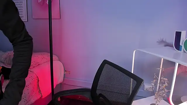 Hannahpage online show from 03/02/26, 12:12