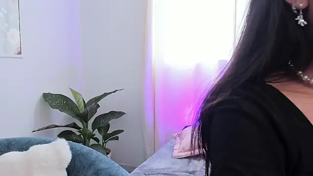 Snapshot of canelleGarces chatting on 11/03/25, 05:47 canelleGarces online show from 11/03/25, 05:47