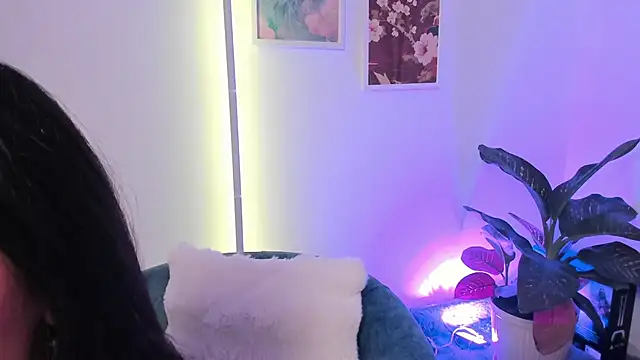 Snapshot of canelleGarces chatting on 12/02/25, 10:49 canelleGarces online show from 12/02/25, 10:49