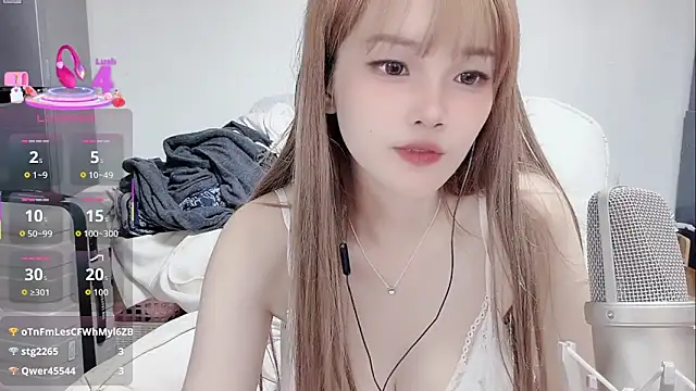 twlilybae online show from 02/08/26, 09:45