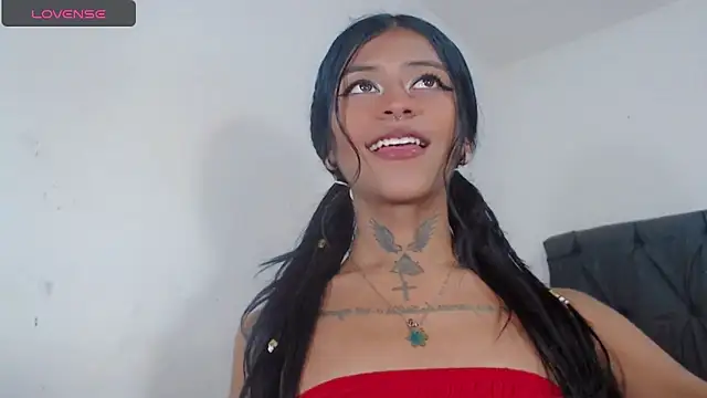 Snapshot of deborahotts chatting on 11/20/25, 05:23 deborahotts online show from 11/20/25, 05:23