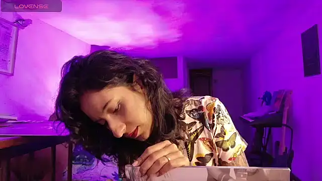 Snapshot of atenea_dragon__ chatting on 12/03/25, 02:19 atenea dragon online show from 12/03/25, 02:19