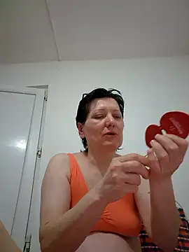 Vera Elle online show from 04/20/26, 08:21