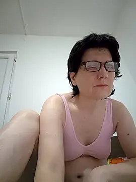 Vera Elle online show from 05/18/26, 06:47