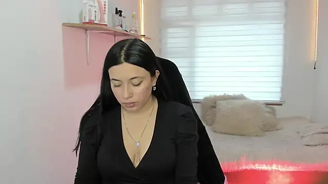 celeste bonnet1 online show from 10/01/25, 07:20