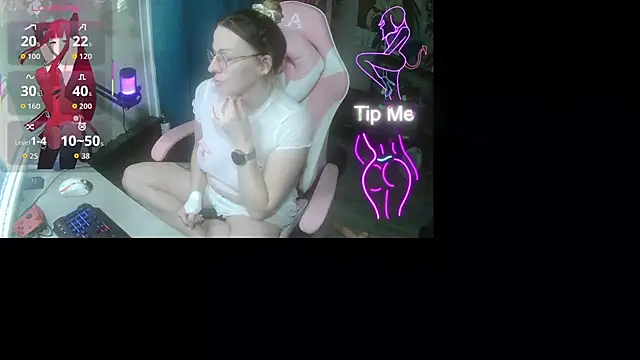 Snapshot of rubystrip chatting on 11/05/25, 08:09 rubystrip online show from 11/05/25, 08:09