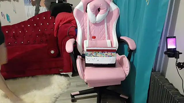 Snapshot of rubystrip chatting on 12/02/25, 08:37 rubystrip online show from 12/02/25, 08:37