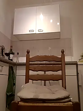 Snapshot of mario7767 chatting on 10/02/25, 08:16 mario7767 online show from 10/02/25, 08:16