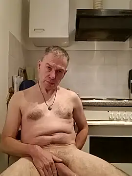 Snapshot of mario7767 chatting on 10/04/25, 10:08 mario7767 online show from 10/04/25, 10:08