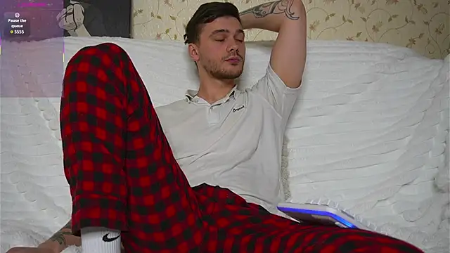 johnstoneisland online show from 04/13/26, 07:41