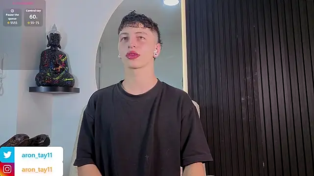 Snapshot of aronn_tay chatting on 11/07/25, 03:06 aronn tay online show from 11/07/25, 03:06