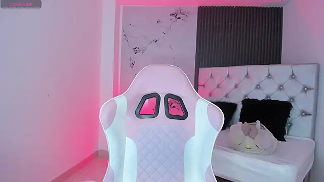 chloesagee online show from 11/05/25, 12:10