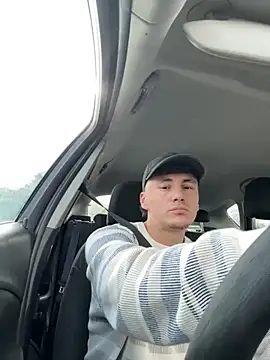 Snapshot of Hansonbloux chatting on 10/04/25, 11:19 Hansonbloux online show from 10/04/25, 11:19