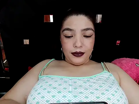 Snapshot of vegacristal88 chatting on 10/16/25, 03:13 vegacristal88 online show from 10/16/25, 03:13