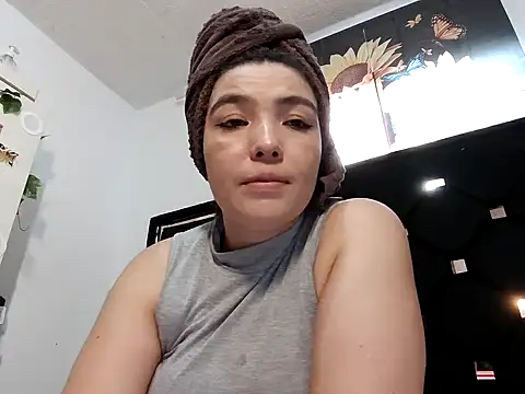 Snapshot of vegacristal88 chatting on 11/08/25, 03:12 vegacristal88 online show from 11/08/25, 03:12