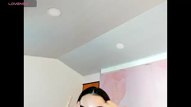 milk candy18 online show from 10/15/25, 12:16