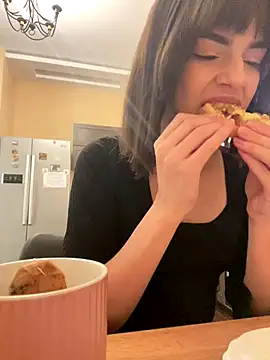 Snapshot of Miranda_Kerry chatting on 10/17/25, 06:38 Miranda Kerry online show from 10/17/25, 06:38