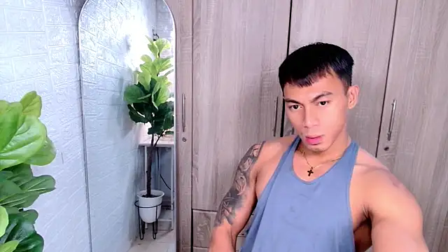 PinooyMilker online show from 10/17/25, 03:42