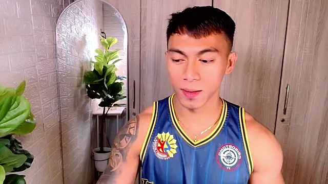 PinooyMilker online show from 11/04/25, 02:43