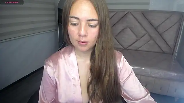 Luna Star v online show from 10/04/25, 03:15