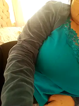 Snapshot of zerdaliii chatting on 04/03/26, 11:30 zerdaliii online show from 04/03/26, 11:30