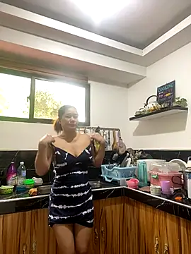 Snapshot of wildpussycat69 chatting on 12/16/25, 03:33 wildpussycat69 online show from 12/16/25, 03:33