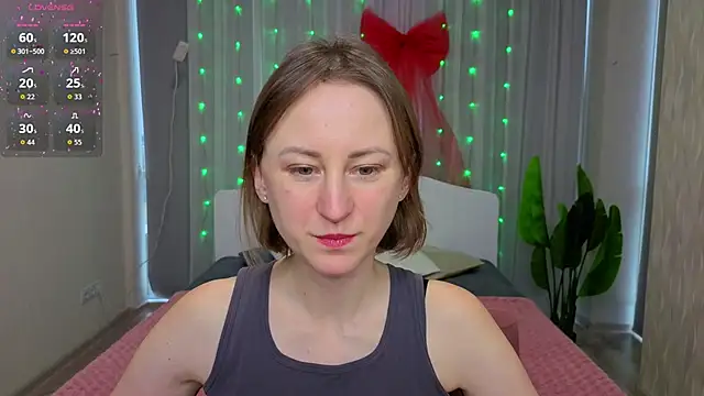 LuluChiiii online show from 12/14/25, 11:15