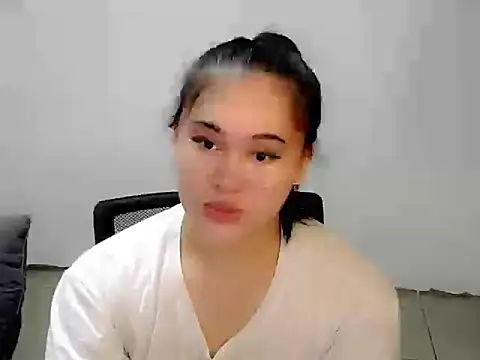 Snapshot of Annierose_ts chatting on 11/04/25, 06:40 Annierose ts online show from 11/04/25, 06:40