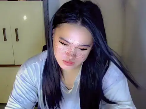 Snapshot of Annierose_ts chatting on 12/15/25, 05:12 Annierose ts online show from 12/15/25, 05:12