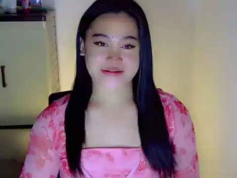 Snapshot of Annierose_ts chatting on 12/18/25, 03:12 Annierose ts online show from 12/18/25, 03:12