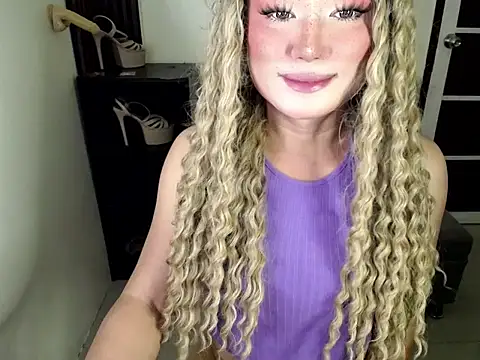 Snapshot of itsmecarla chatting on 10/28/25, 05:04 itsmecarla online show from 10/28/25, 05:04