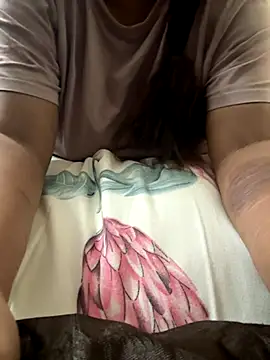 Snapshot of linishal chatting on 11/15/25, 10:15 linishal online show from 11/15/25, 10:15