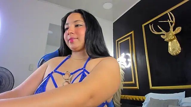 Snapshot of luccia_smith chatting on 09/10/25, 12:49 luccia smith online show from 09/10/25, 12:49