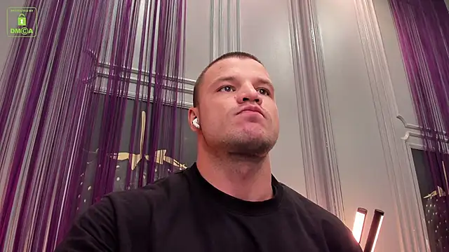 Snapshot of OliverSport chatting on 12/03/24, 03:33 OliverSport online show from 12/03/24, 03:33