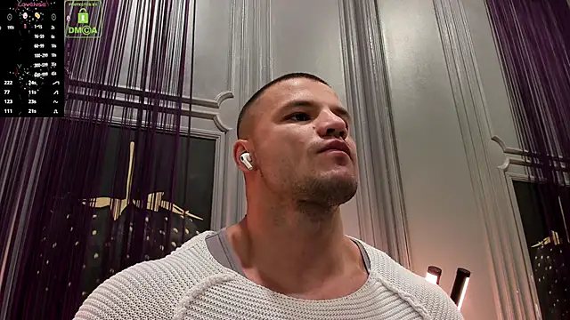 Snapshot of OliverSport chatting on 12/04/24, 10:35 OliverSport online show from 12/04/24, 10:35