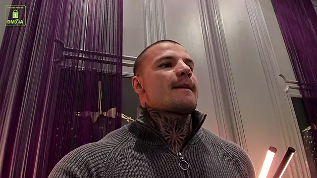 Snapshot of OliverSport chatting on 12/20/24, 03:42 OliverSport online show from 12/20/24, 03:42