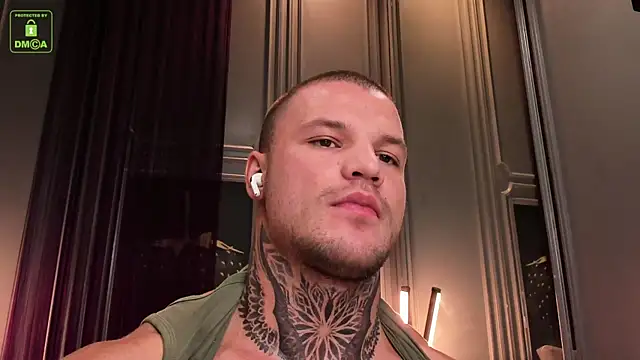 Snapshot of OliverSport chatting on 12/23/24, 01:35 OliverSport online show from 12/23/24, 01:35