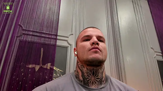 Snapshot of OliverSport chatting on 12/26/24, 10:37 OliverSport online show from 12/26/24, 10:37