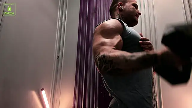 Snapshot of OliverSport chatting on 01/26/25, 10:45 OliverSport online show from 01/26/25, 10:45