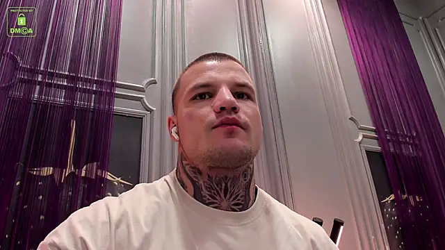 Snapshot of OliverSport chatting on 02/09/25, 03:34 OliverSport online show from 02/09/25, 03:34