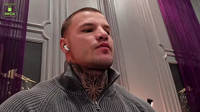 Snapshot of OliverSport chatting on 02/12/25, 10:35 OliverSport online show from 02/12/25, 10:35